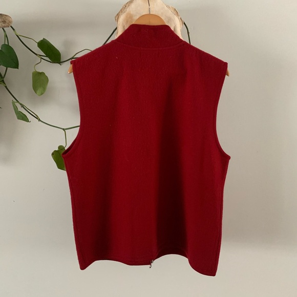 Woman’s Wool Vest - Picture 3 of 4